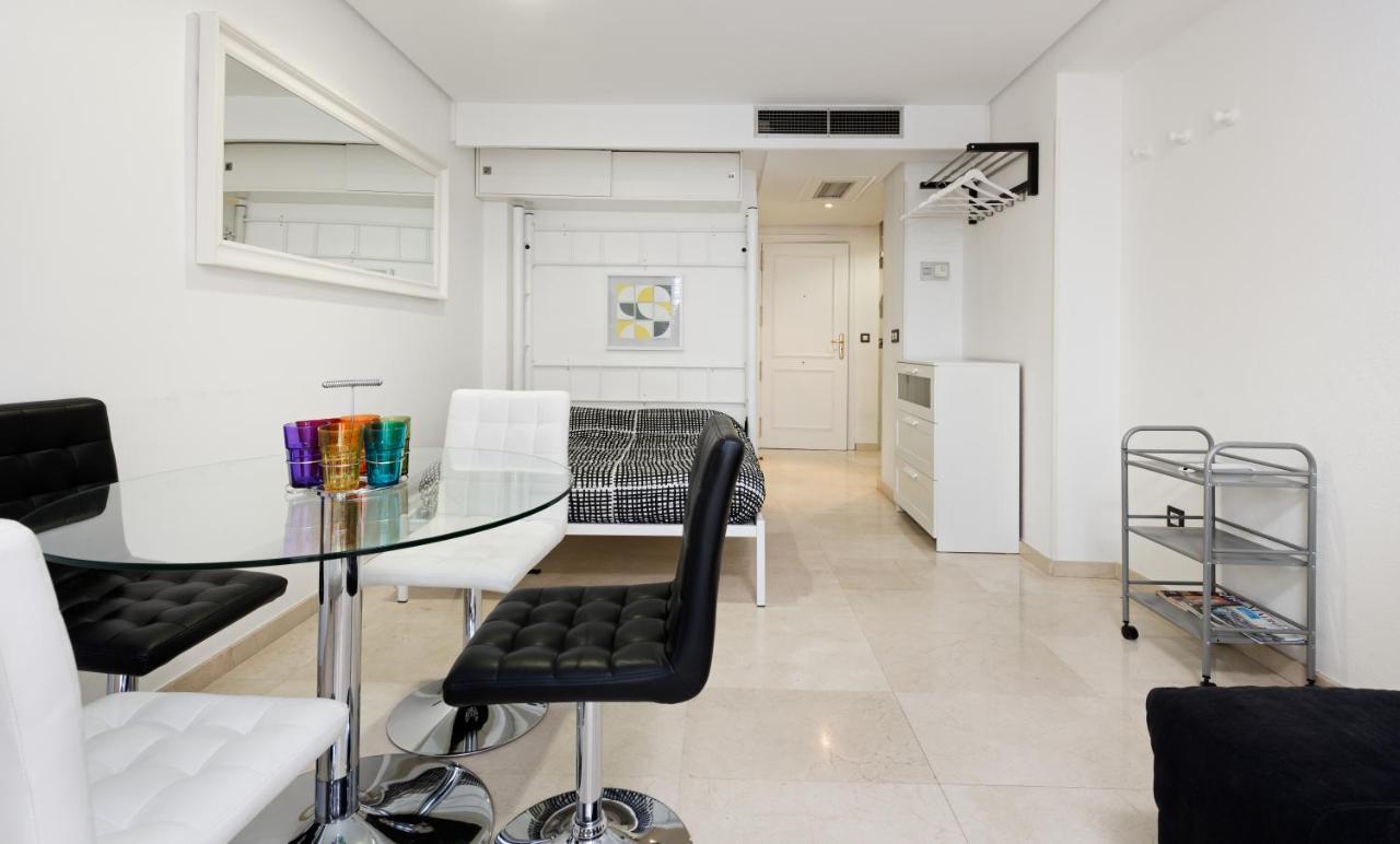 Ferienwohnung Retiro-Ibiza Alquiler Temporal-Hospitales Madrid Exterior foto
